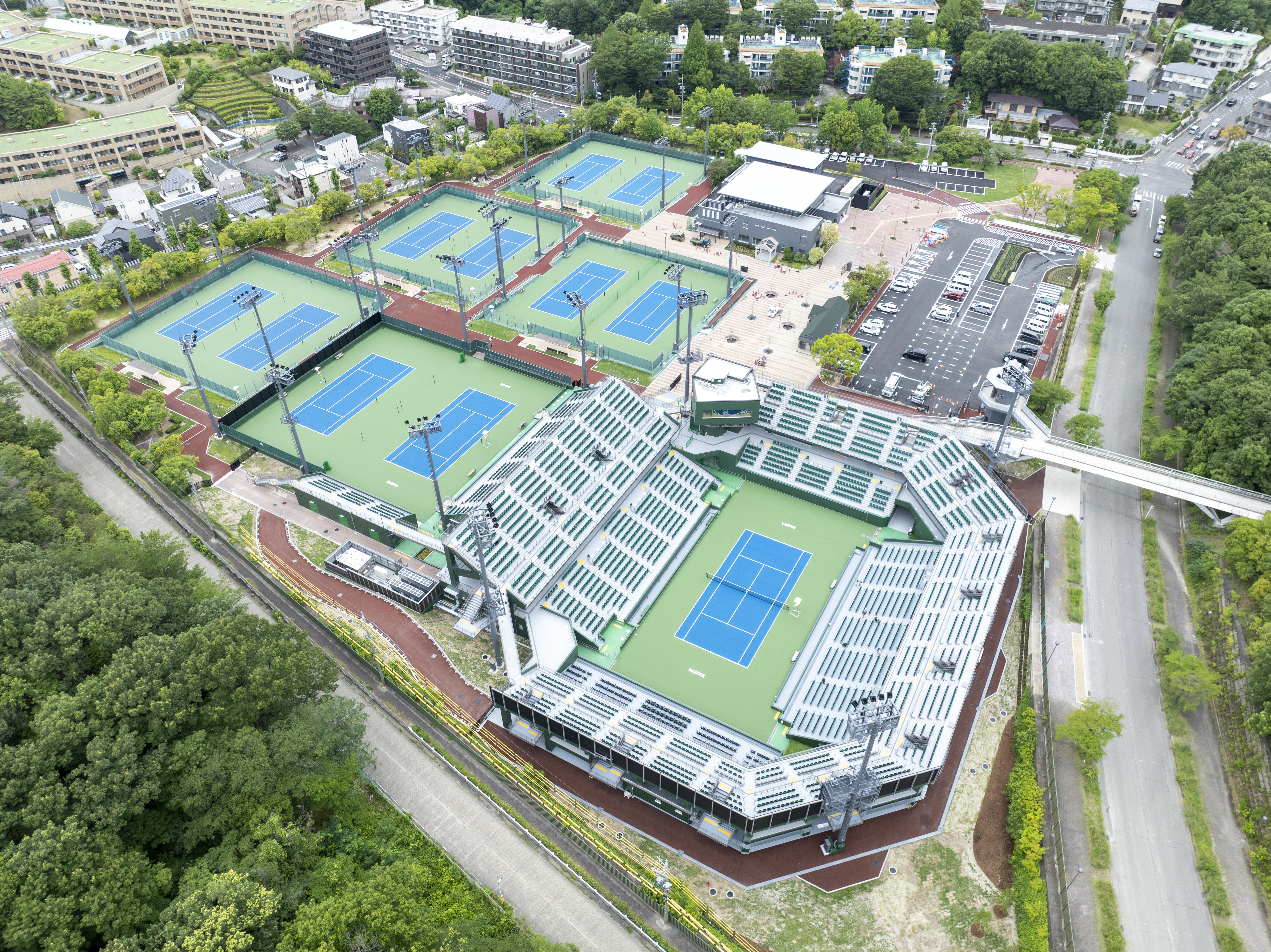 東山公園テニスセンター 東山公園テニスセンター外観の写真