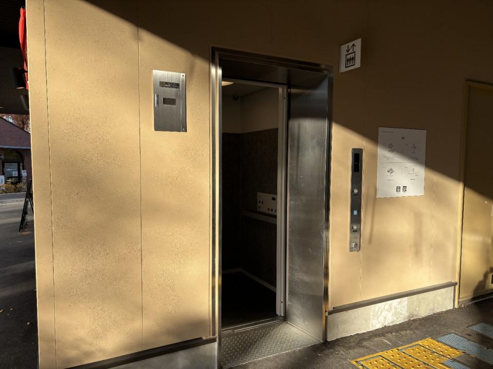 Photo of the Tsuruma Garden Area 1 Elevator