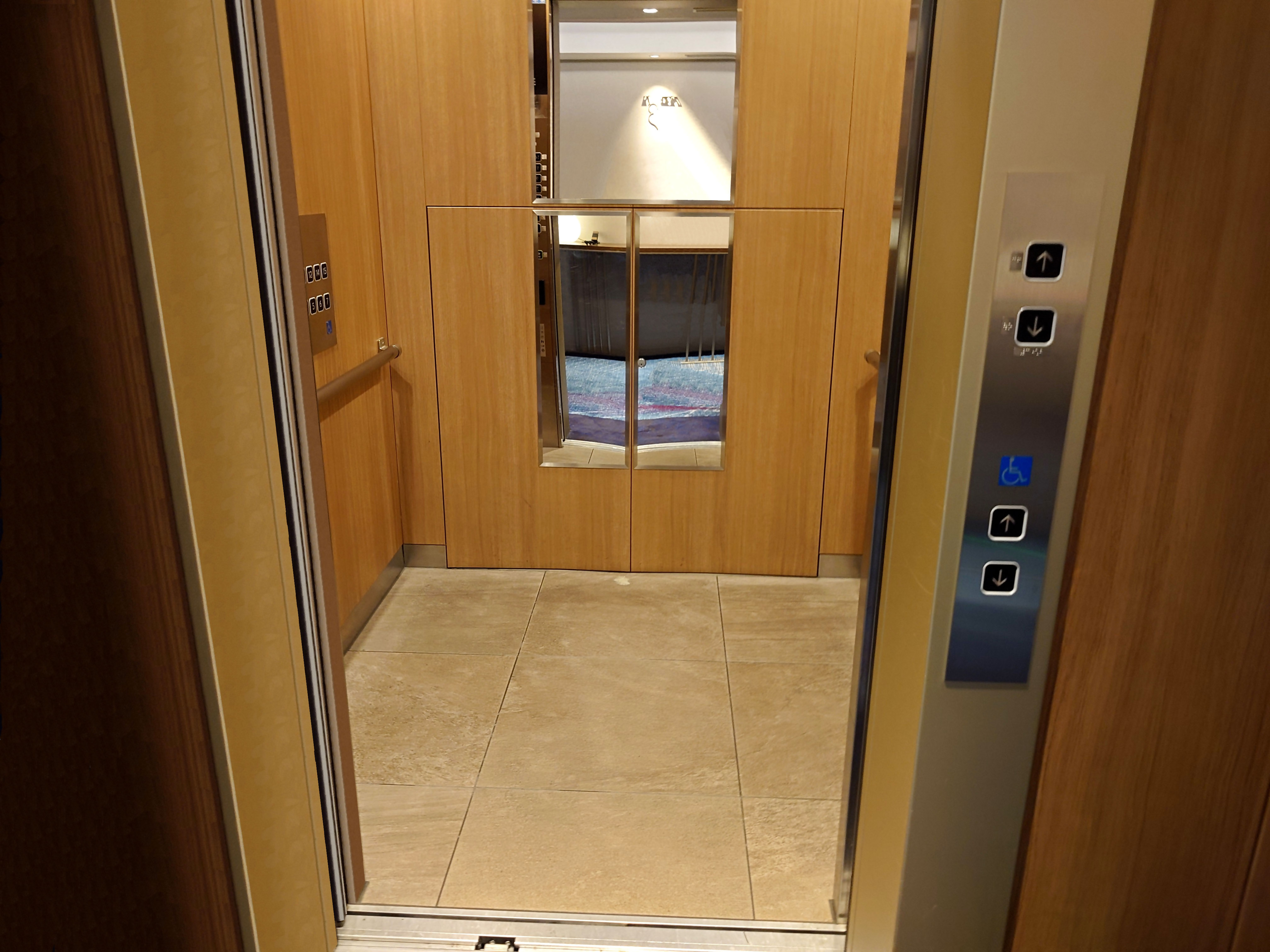 Photo of the elevator
