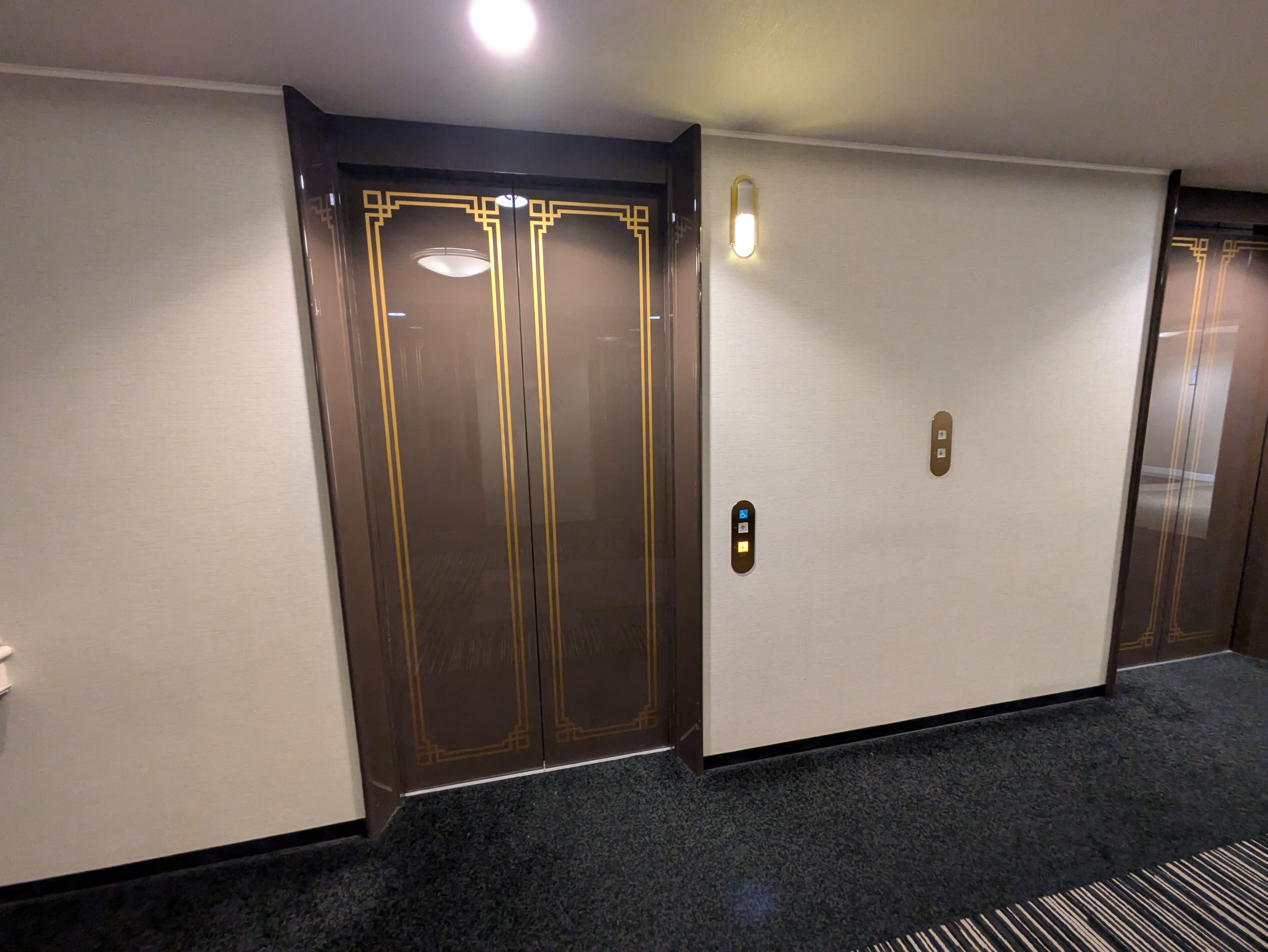 Photo of the elevator