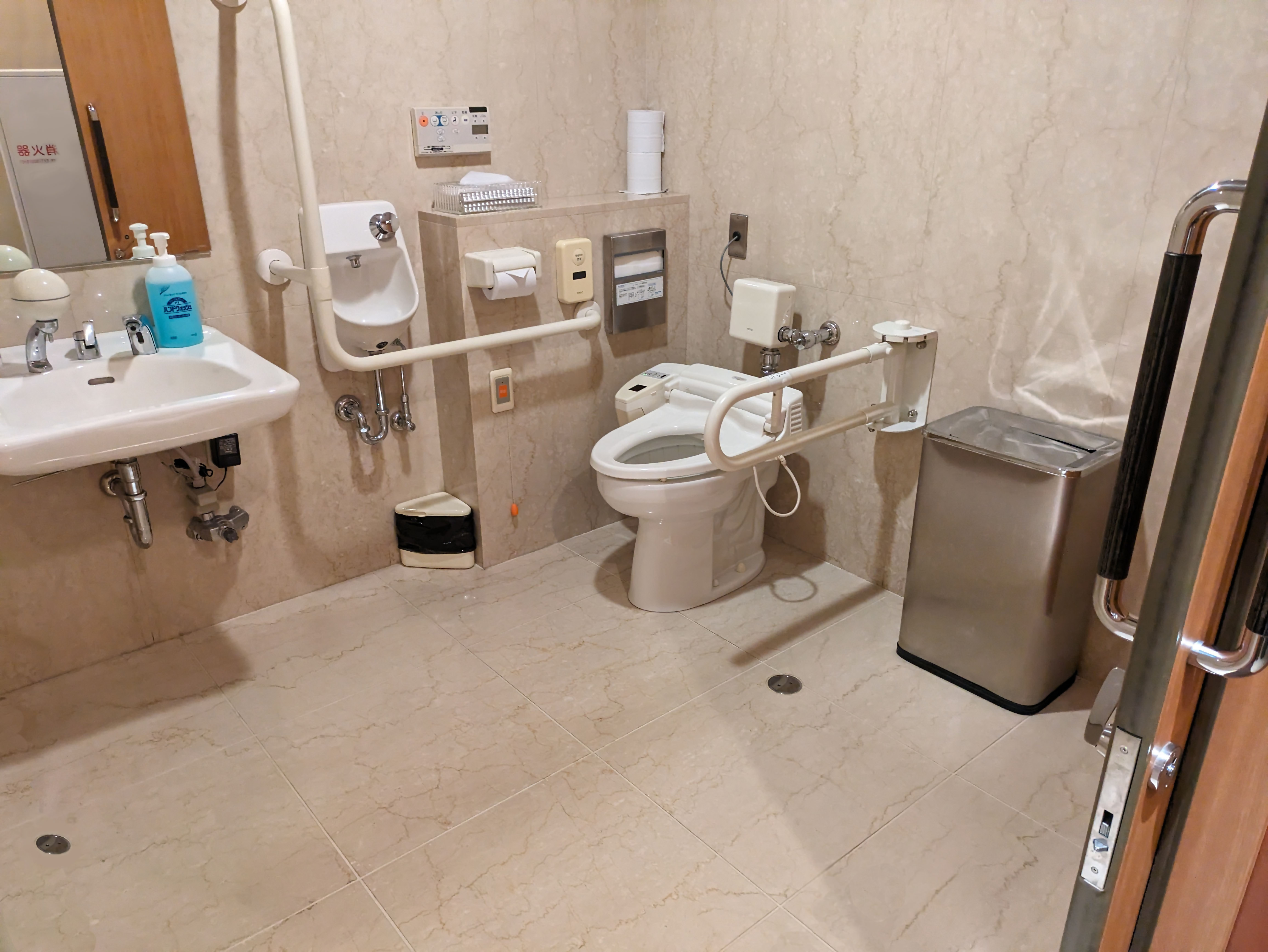 Photo of the handicapped-accessible toilet