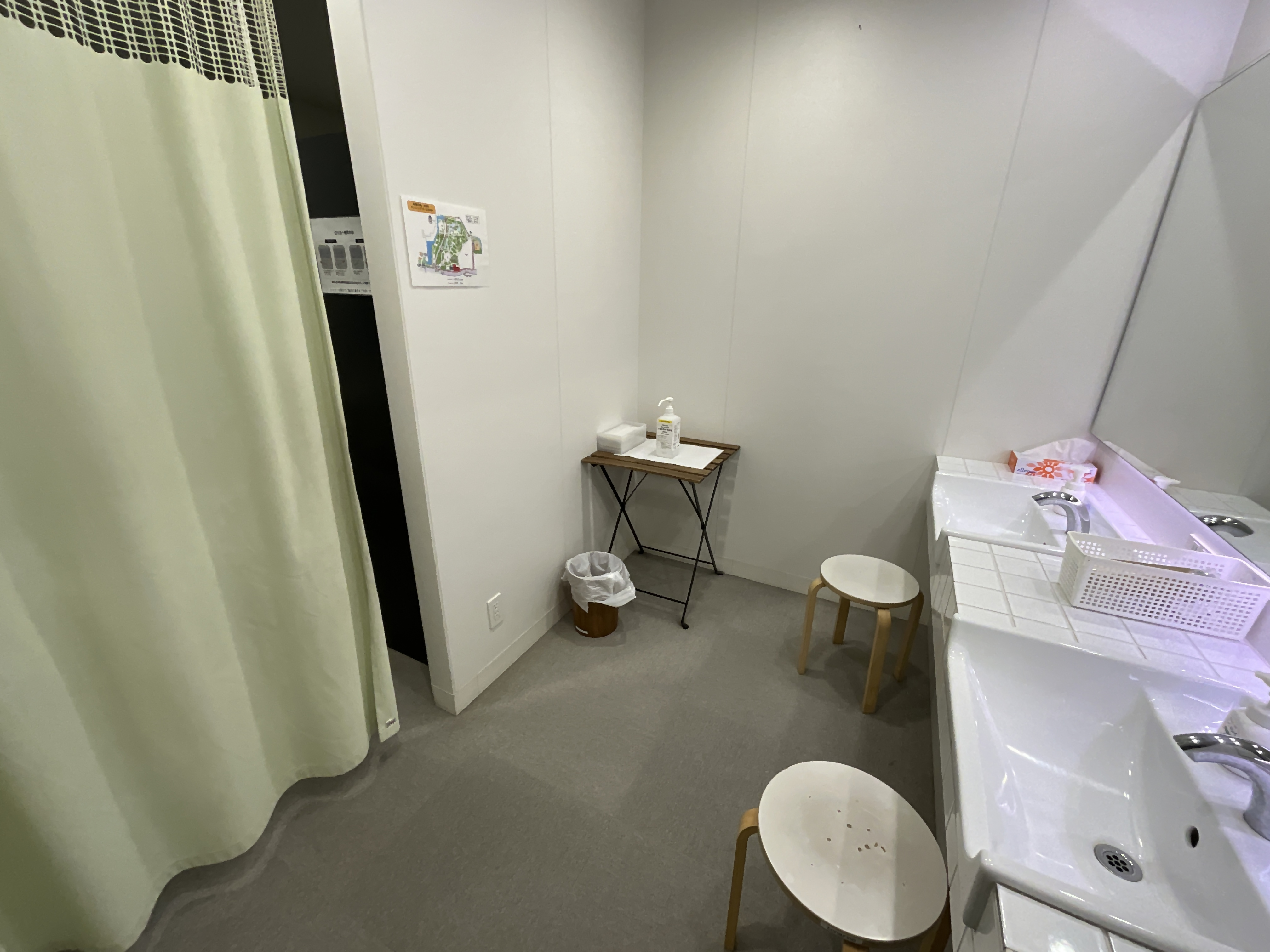 更衣室洗面台の写真