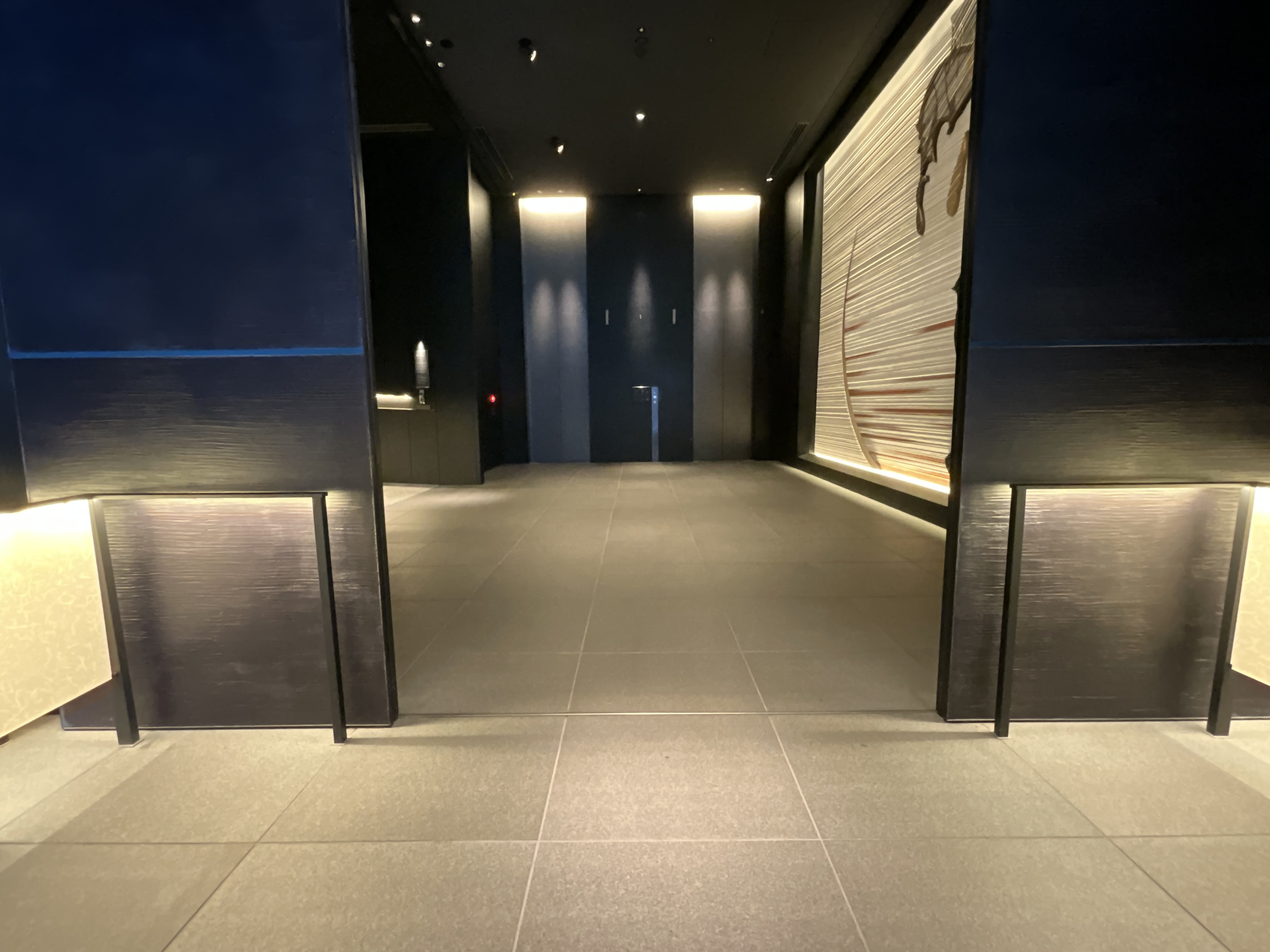 玄関アプローチの写真