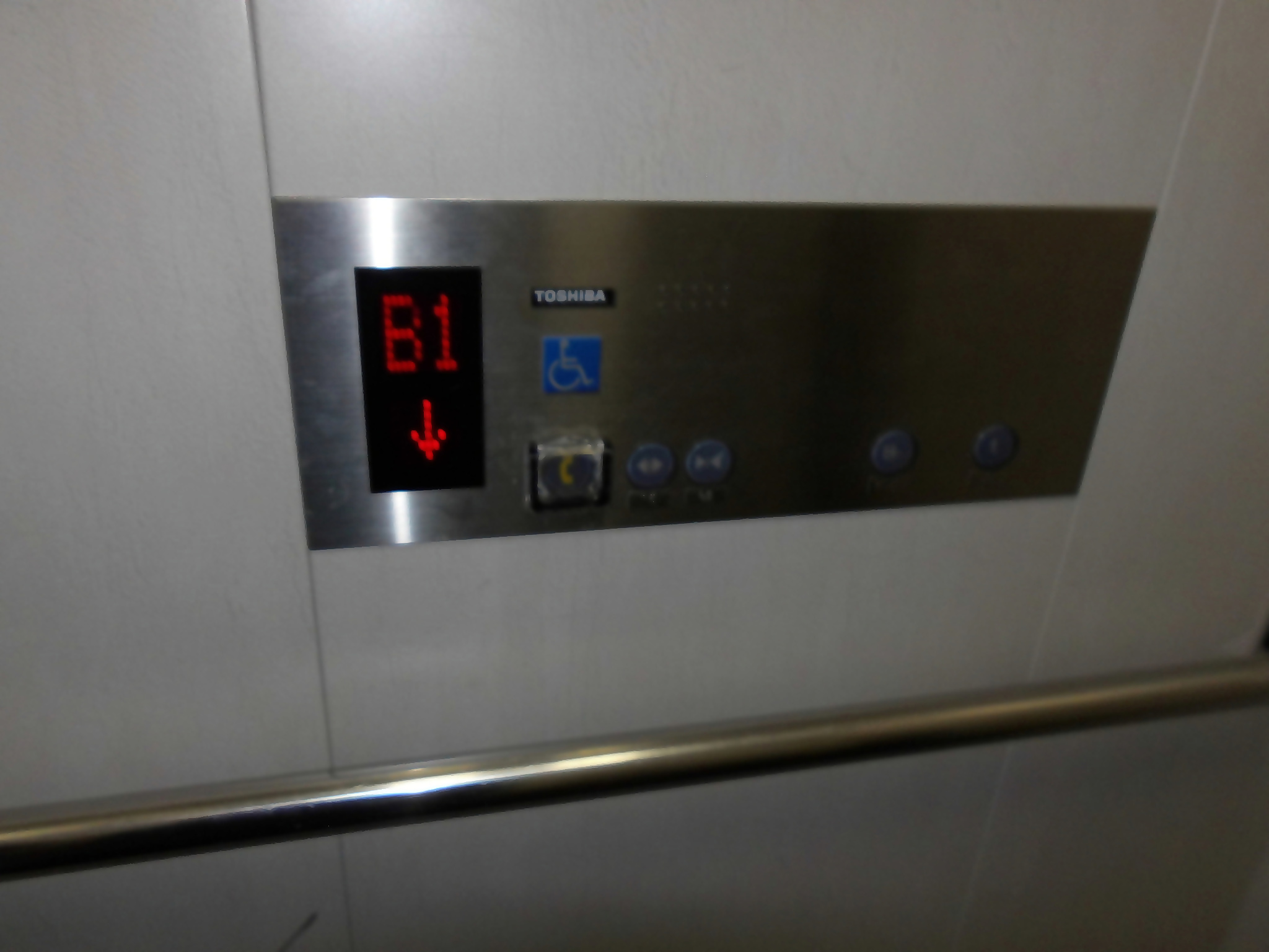 觀仙樓內電梯操作面板(照片)