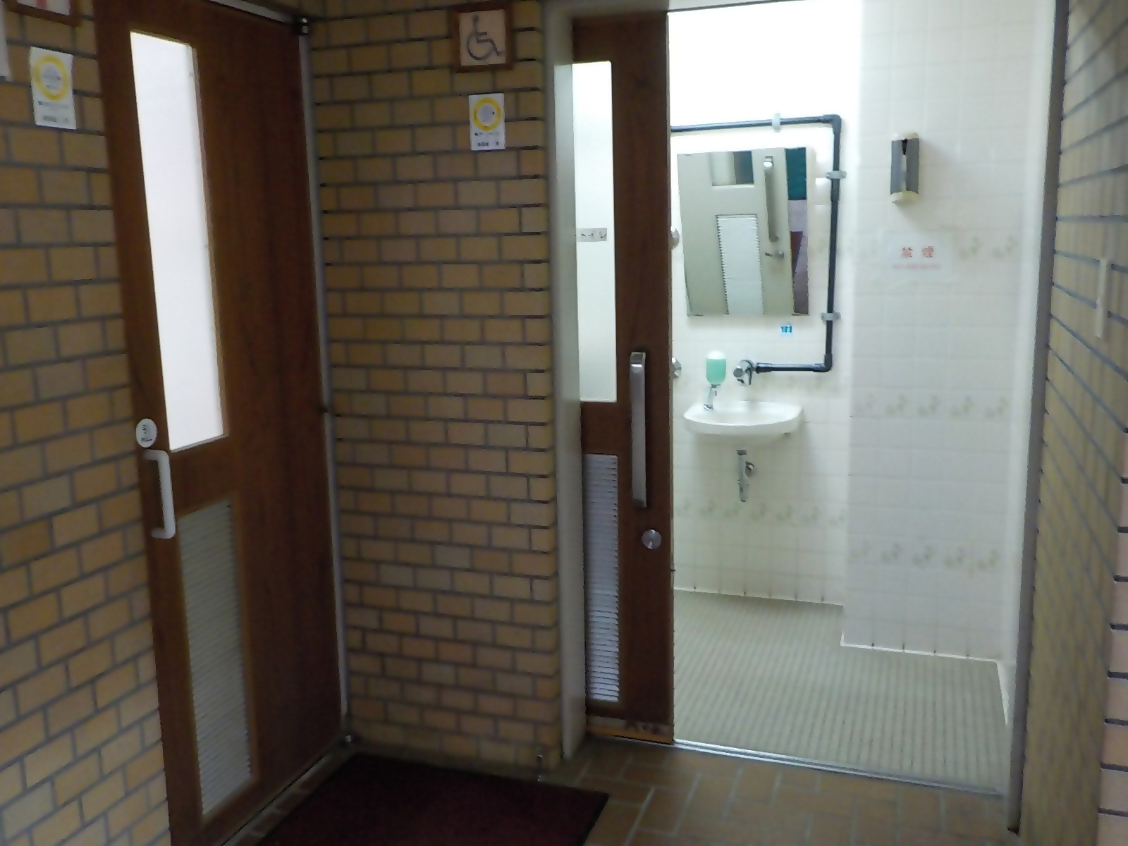 無障礙廁所外觀(照片)